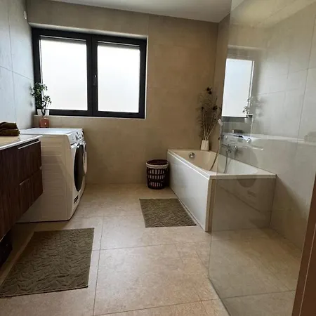 Neuf - 10 Minutes De Colmar - Parking Gratuit * Niederentzen